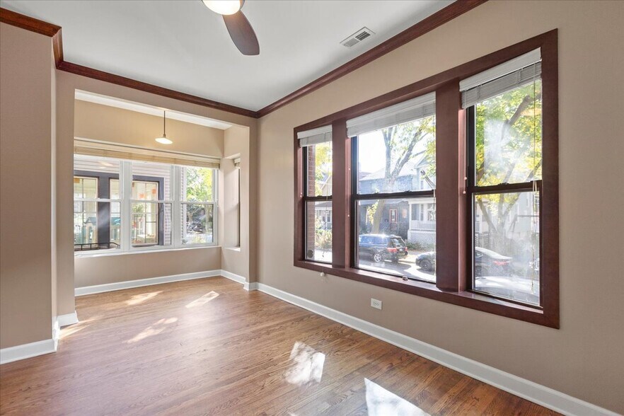 Building Photo - 1278 W Victoria St