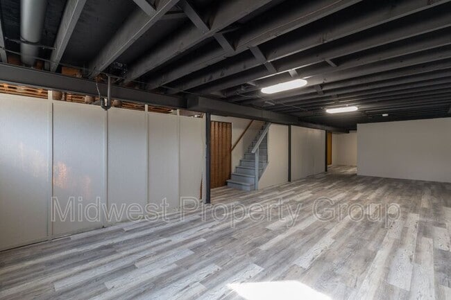 Building Photo - 3110 N Waterford Dr