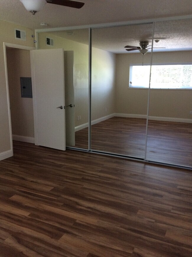 Building Photo - 1525 Atlanta Ct