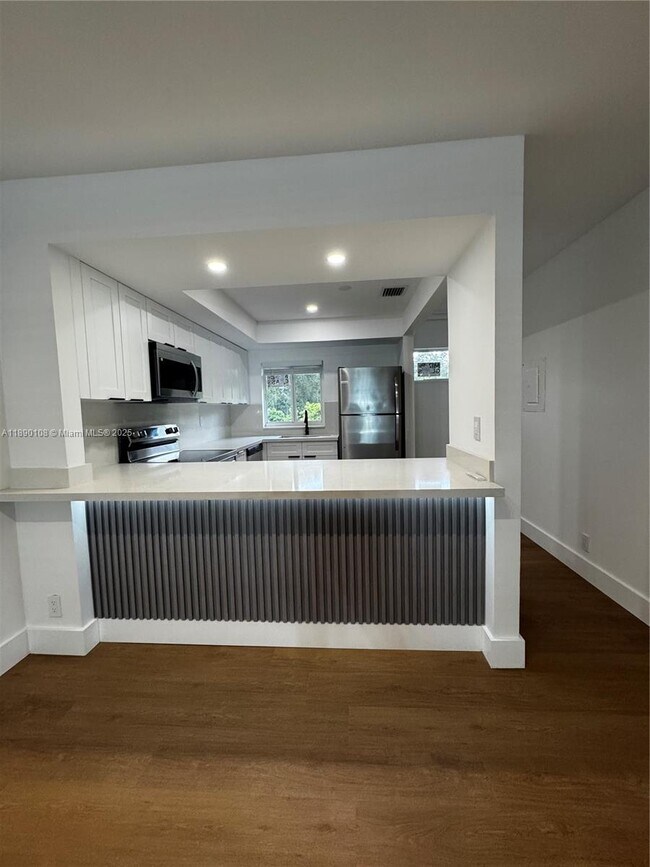Building Photo - 1460 SW 24th Ct