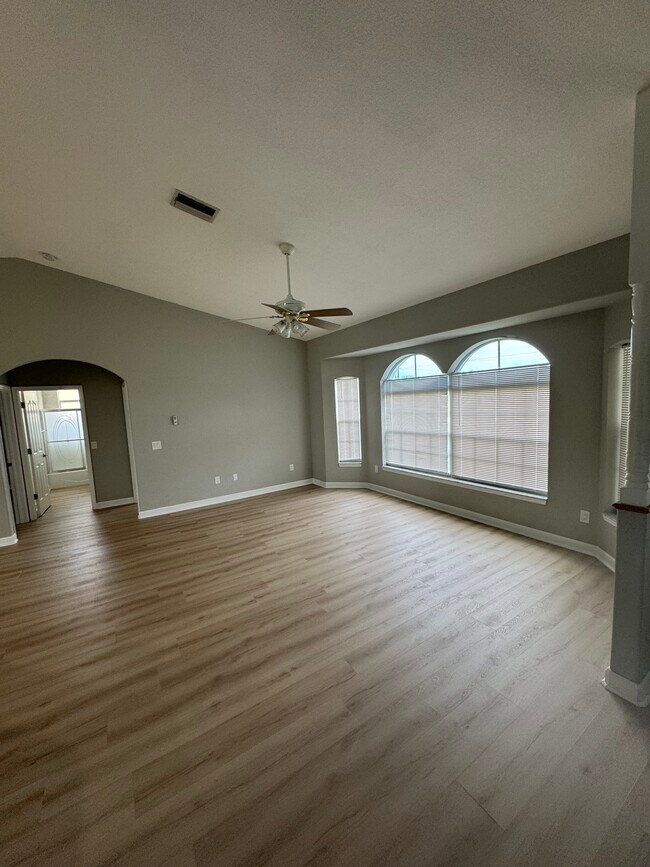 Building Photo - 137 Ortega Pl