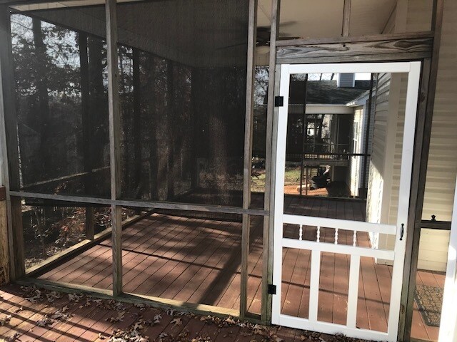 Building Photo - 503 Walkingstick Way