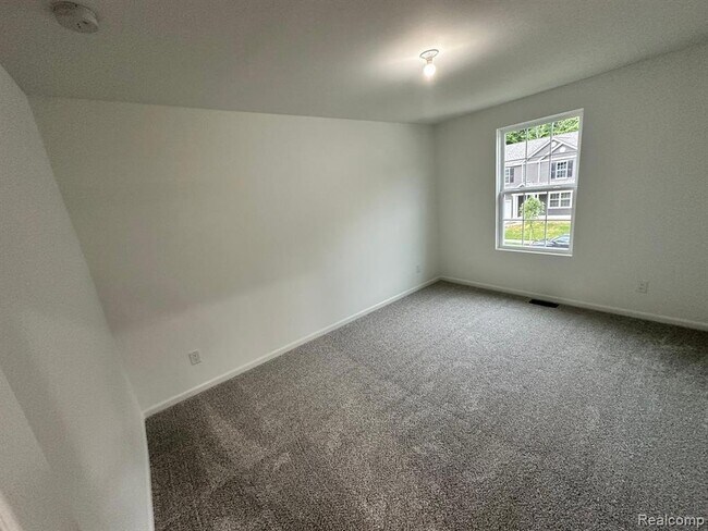 Building Photo - 9153 Dogwood Ln