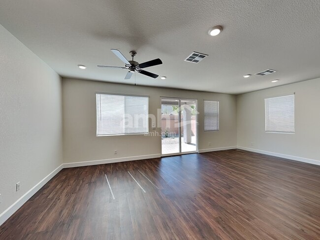 Building Photo - 559 Lotus Land Ave