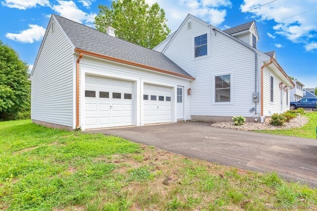 Building Photo - 214 Mixville Rd