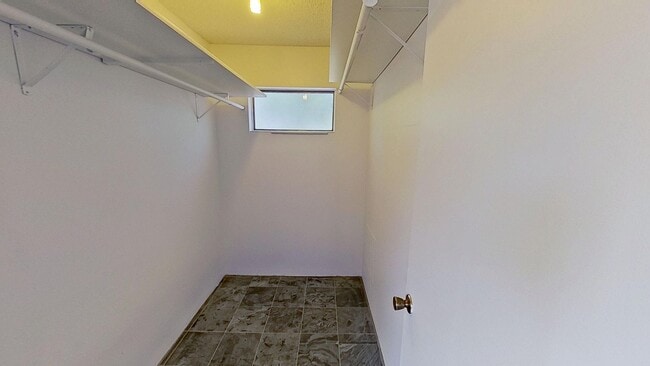 Building Photo - 4 Bedroom/2 Bathroom house in Goleta