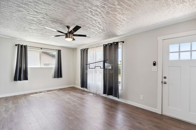 Building Photo - Updated North Ogden 4 Bedroom 2 Bathroom Home!