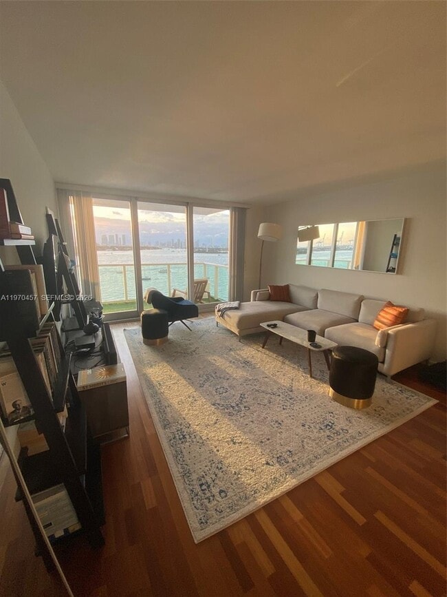 Building Photo - 1000 West Ave