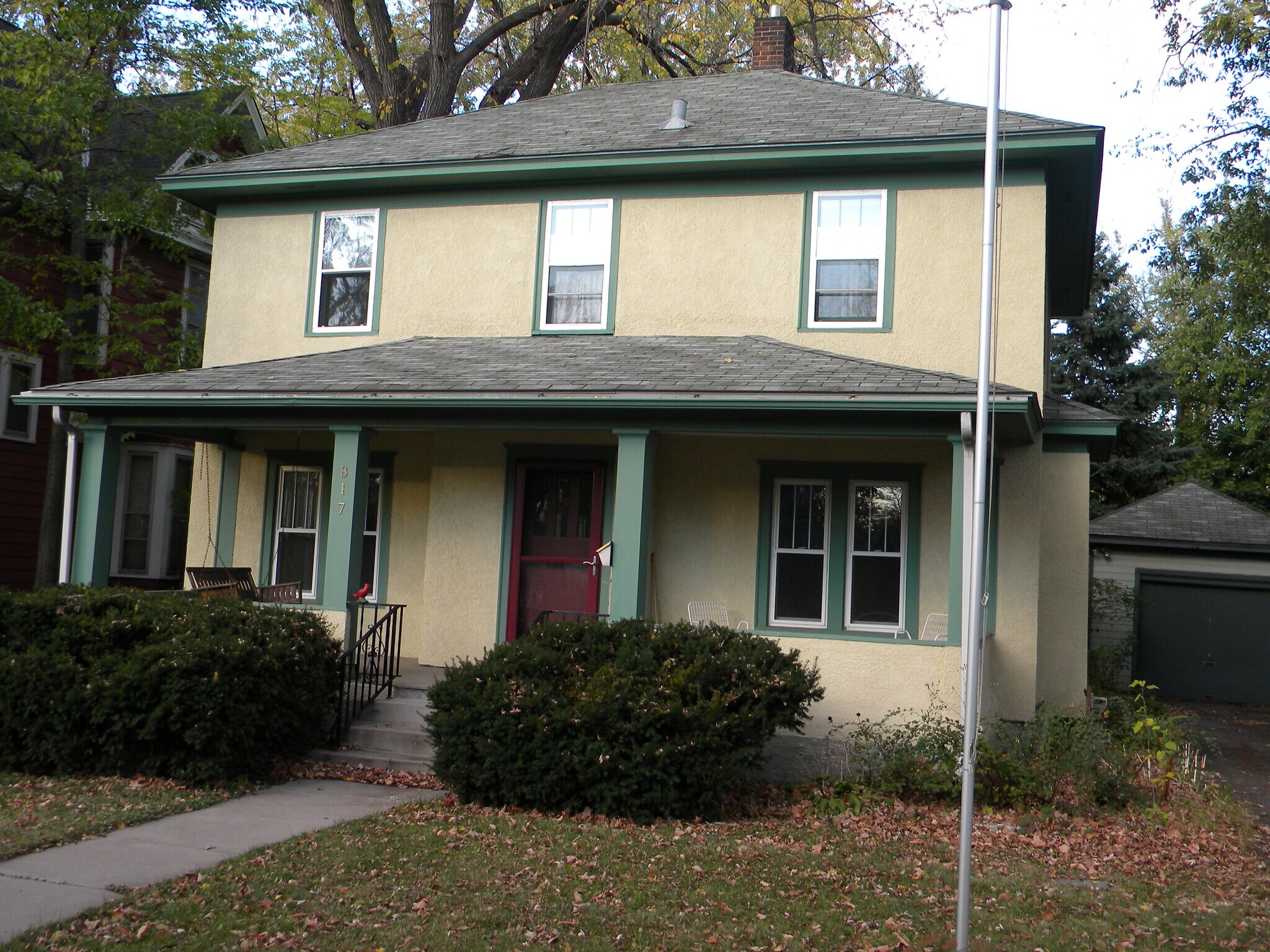 Building Photo - 817 7th St SE