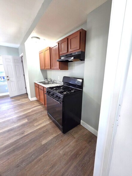 Building Photo - 718-720 Charles Street