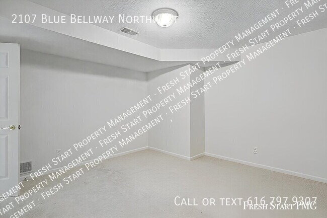 Building Photo - 2107 Blue Bell Way