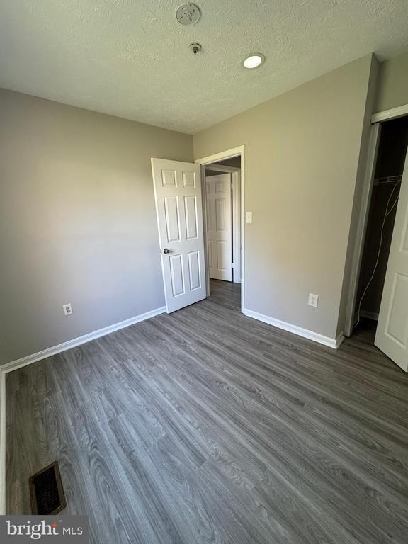 Building Photo - 4132 Silver Park Terrace