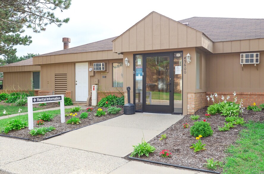 Shelby Oaks & Fox Lane Apartments Shelby Township, MI Apartment Finder