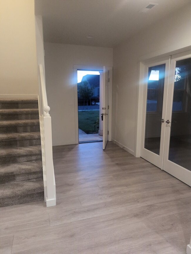 Building Photo - Large Corner Lot, 4 bedroom home