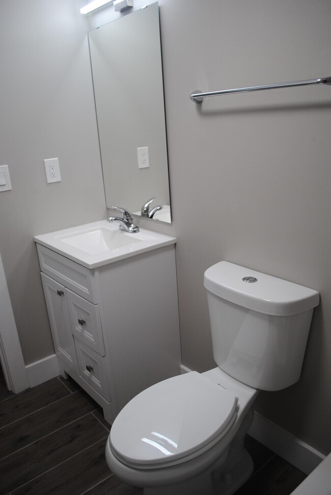 Building Photo - 12 Hawaii Ave NE