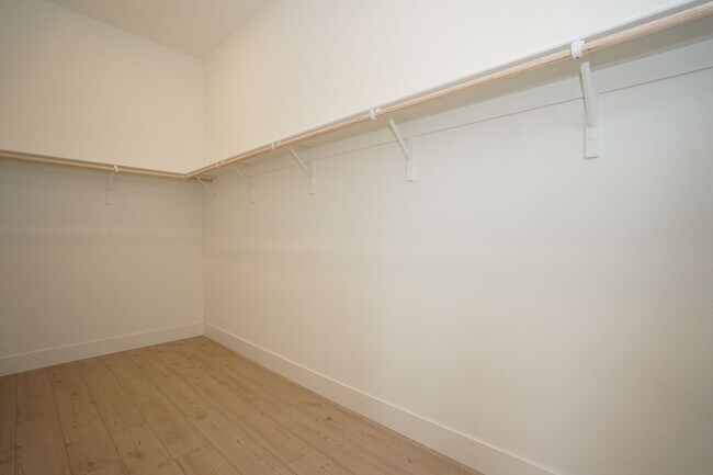 Building Photo - New Construction End Unit Luxury Townhome in Central Sunnyvale Location!