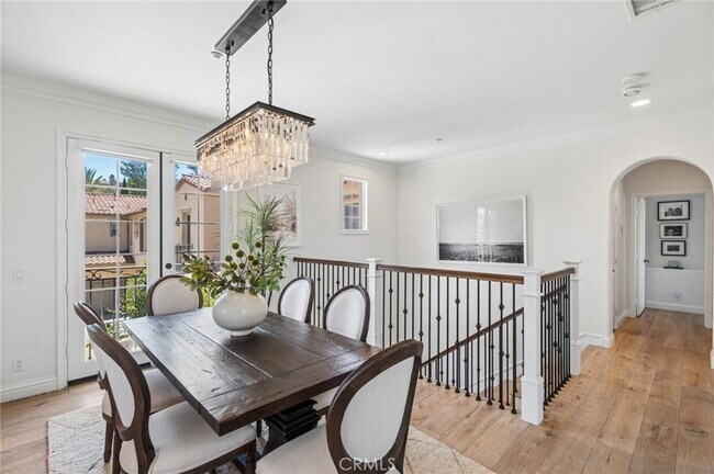 Building Photo - 30 Talmont