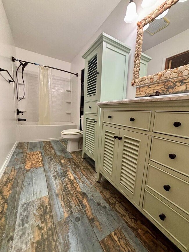 Building Photo - COMING SOON! Battlefield Home with Sunroom