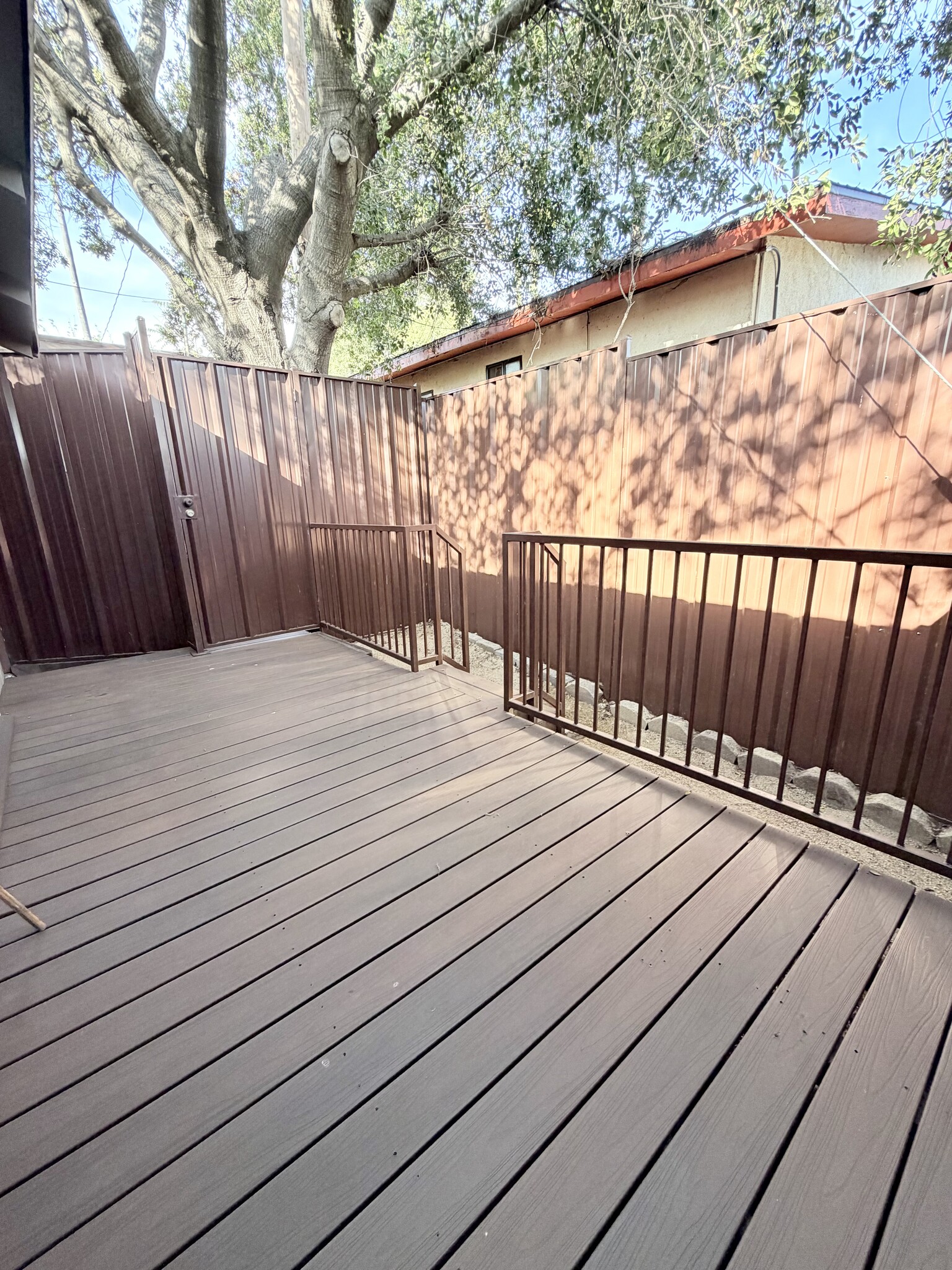 Building Photo - 1542 E Woodbury Rd