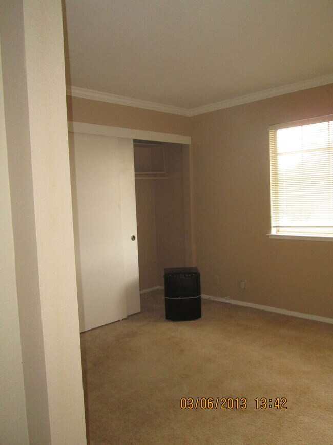 Building Photo - Desirable Stonegate-FALL RENTAL