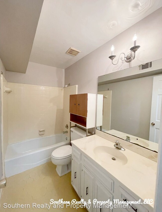 Building Photo - 2 br, 2.5 bath House - 2948 Old Farm Road