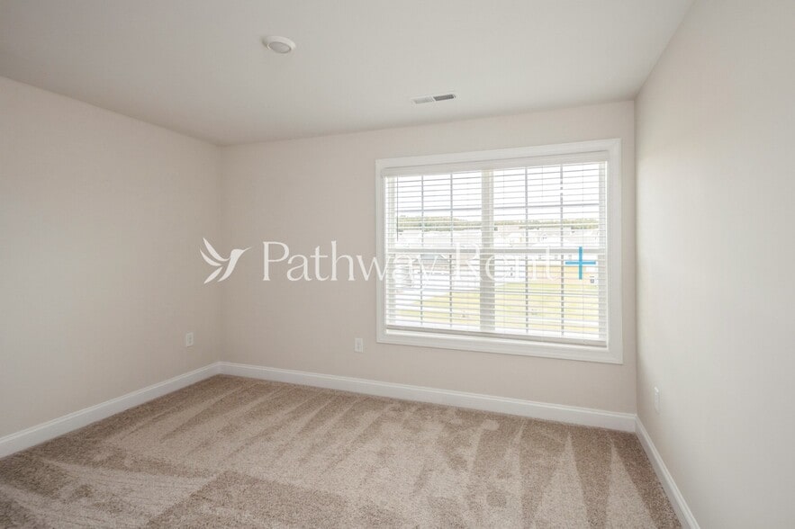 Building Photo - 108 Rills Xing Wy