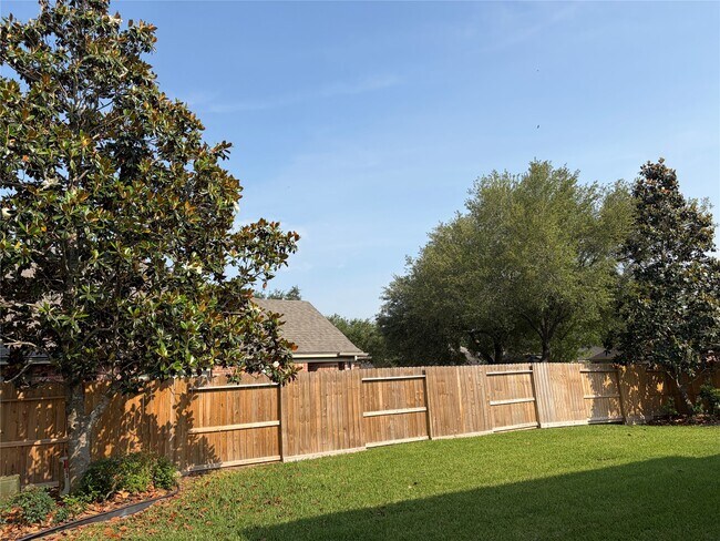 Building Photo - 2515 Silverton Bend