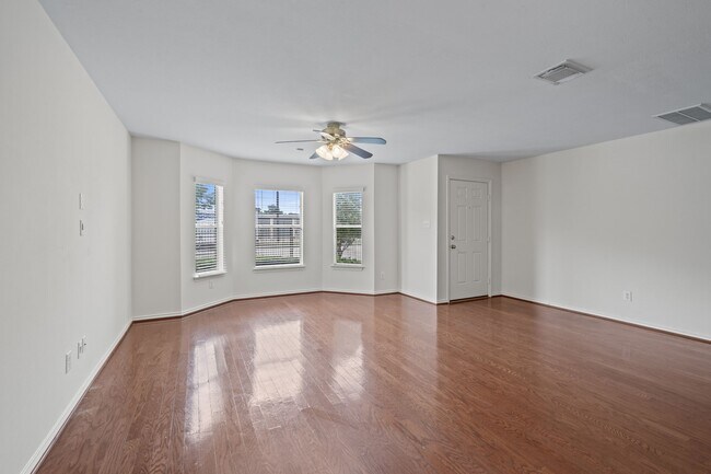 Building Photo - 1719 Redwing Pines Dr