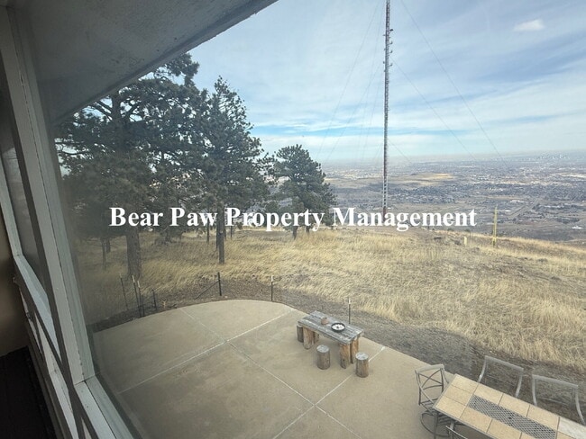 Building Photo - Views for Miles!!