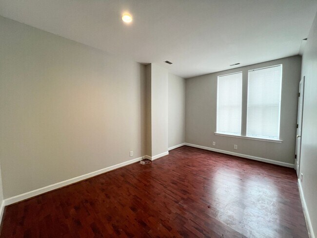 Building Photo - 2110 S 11th St