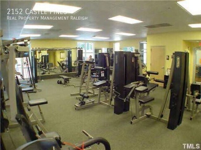 Building Photo - 2152 Castle Pines Dr