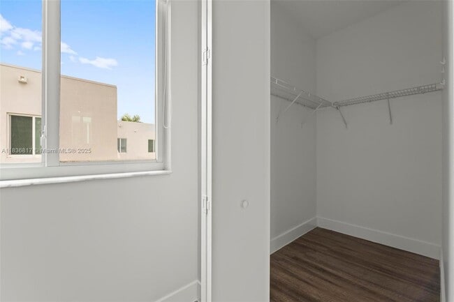Building Photo - 6658 NW 102nd Path