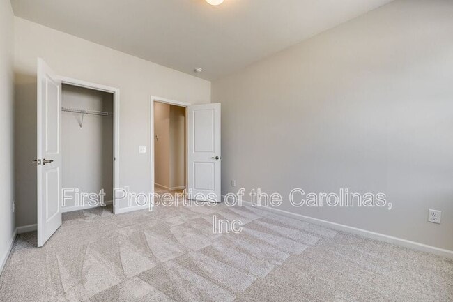 Building Photo - 229 Brks Spgs Dr