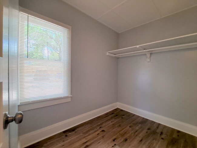Building Photo - 2 Bed / 1 Bath for RENT in Lakeland's Hist...