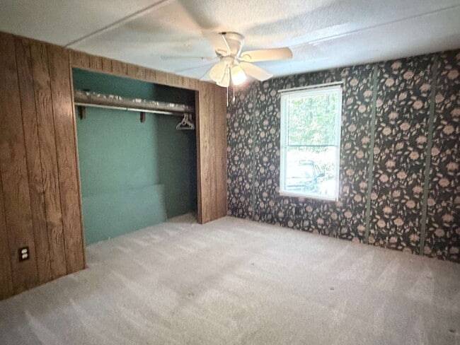 Building Photo - Affordable 3BR Home in Peaceful Hicks Lake Community