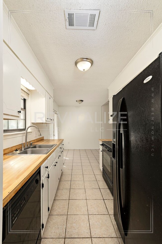 Building Photo - Beautifully Renovated 3 Bed 2 Bath Home in Theodore