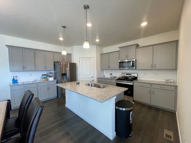Building Photo - Live Lavishly in Crystal Valley Ranch
