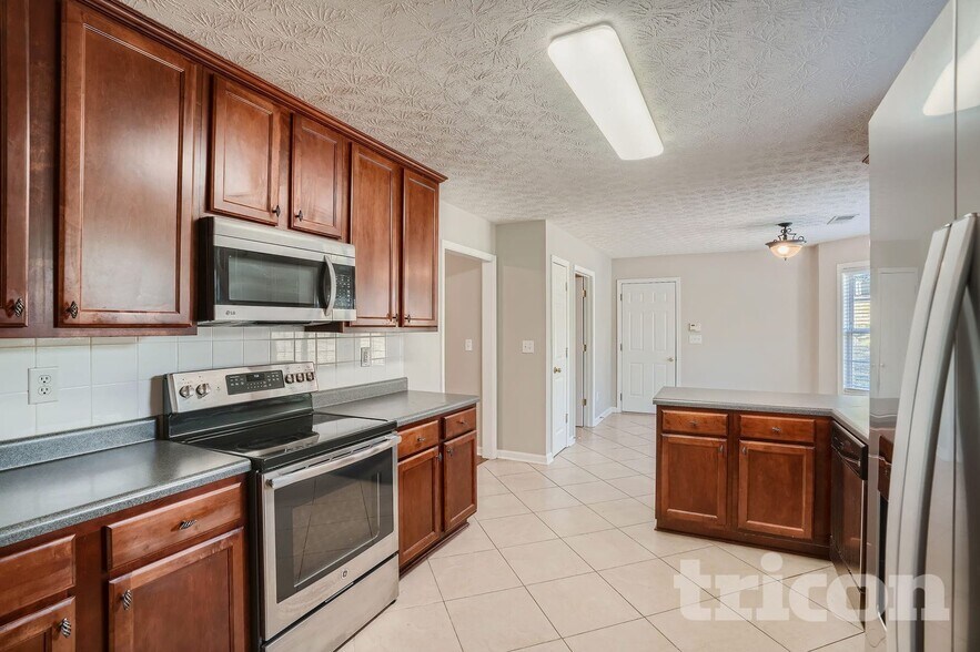 Building Photo - 515 Plantation Creek Dr