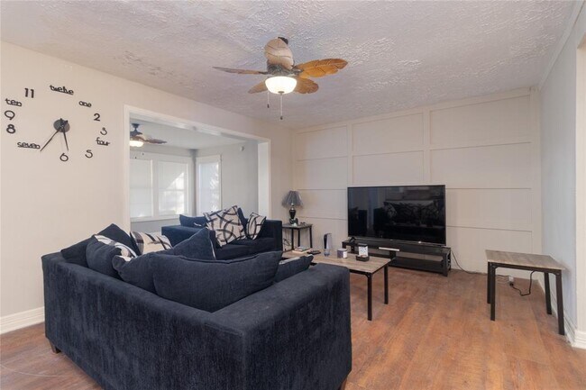 Building Photo - 4406 Rosegate Dr