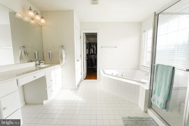 Building Photo - 6046 Smooth Stone Pl