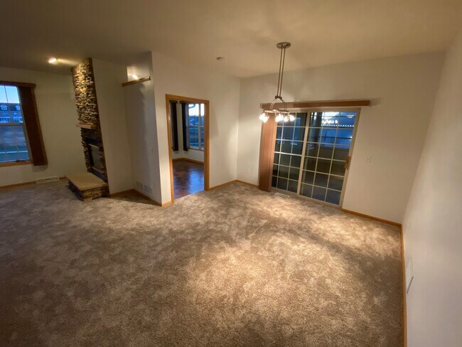 Building Photo - 5236 Sassafras Dr