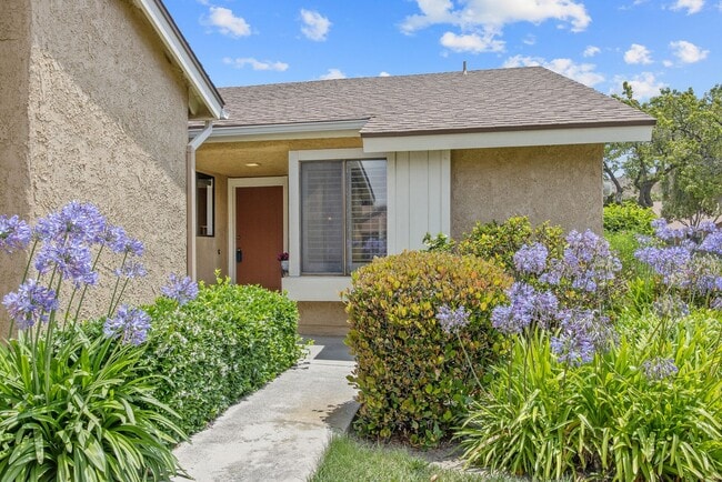 Building Photo - 2 bedroom and 2 bathroom |Leisure Village ...