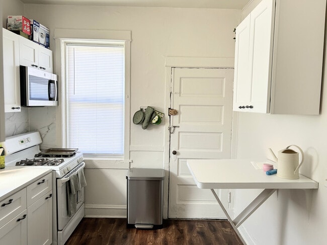 Building Photo - 3508 N Broadway