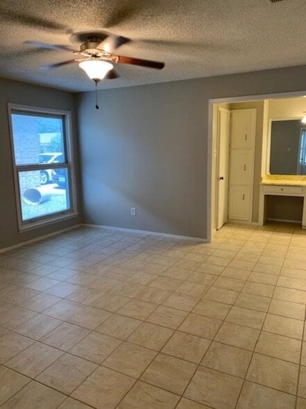 Building Photo - 7016 York Ave