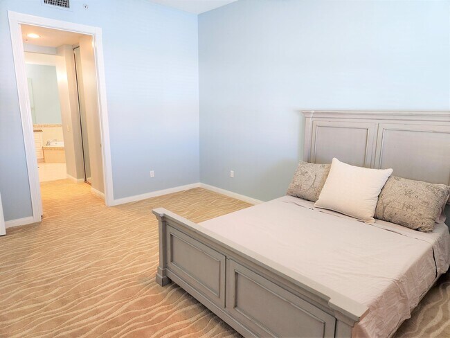 Building Photo - 9 Harbour Isle Dr E