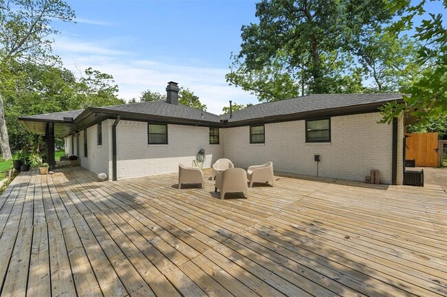 Building Photo - 1108 Myrtlewood Dr