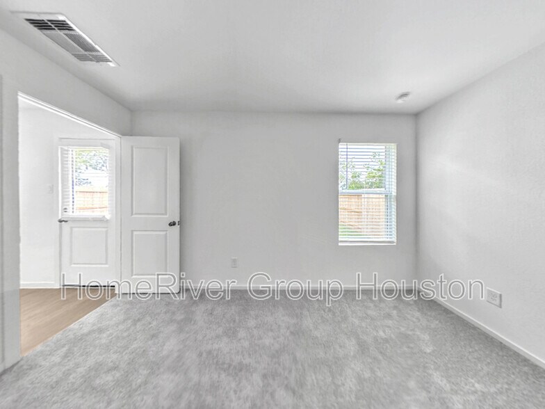 Building Photo - 6022 Starling Dr