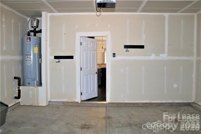 Building Photo - 2537 Royal York Ave