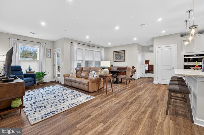 Building Photo - 21630 Hawksbill High Cir