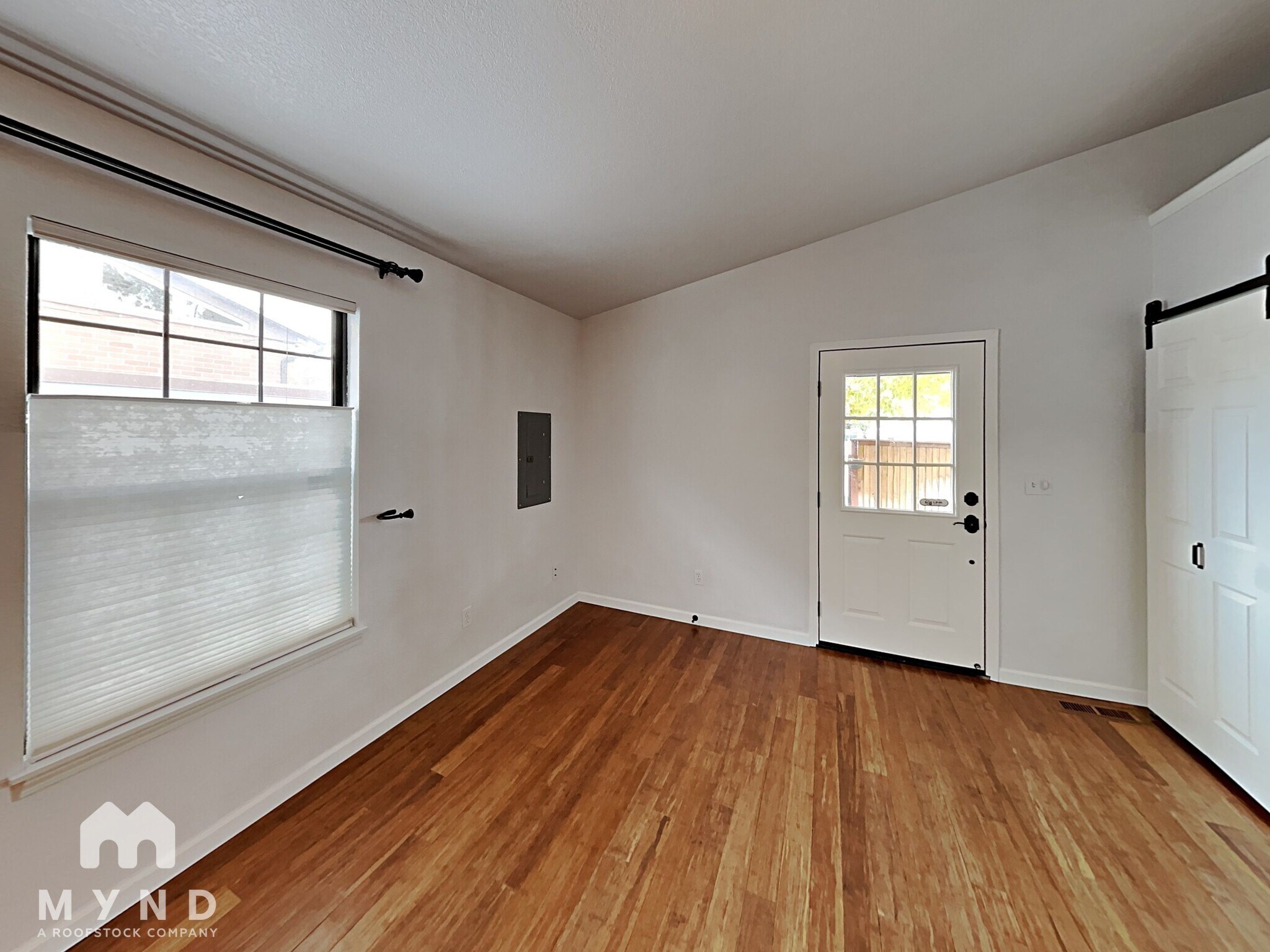 Building Photo - 844 Washington St